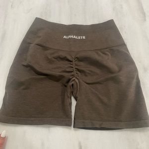 Alphalete amplify shorts - mocha